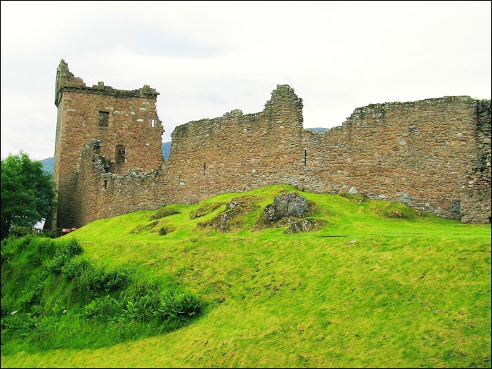 Urquhart Castle, Loch Ness (II)